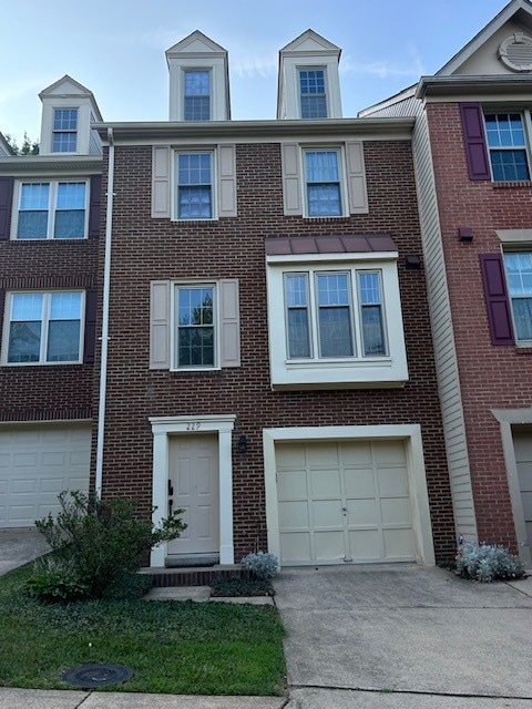 Photo - 229 Yale Dr Townhome
