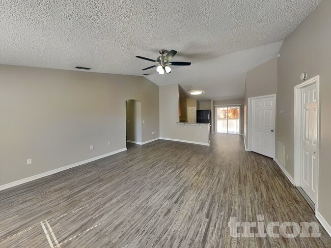 Building Photo - 3390 Shalimar Cir