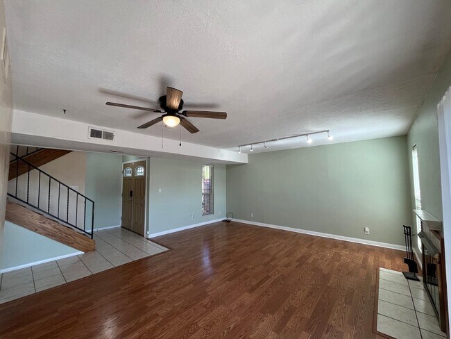 Building Photo - 112 Calle Playa Del Sol NE
