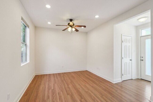 Building Photo - 403 N Tonti St