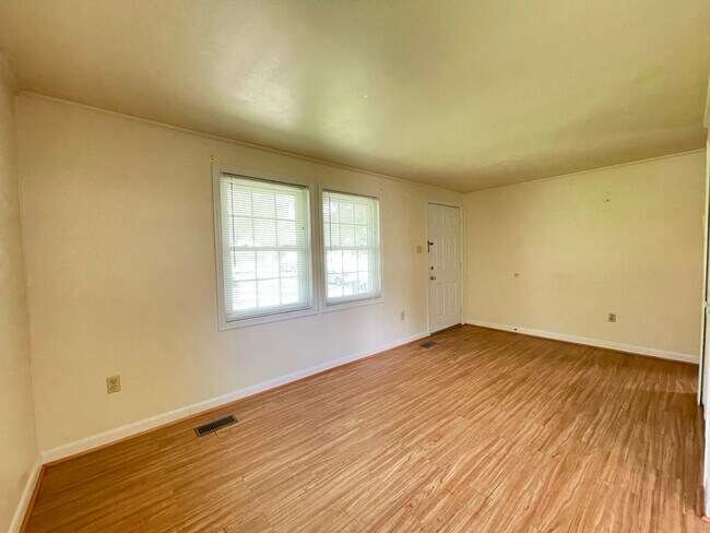 Foto del edificio - Location, Community, Quality Living. It Starts Here!