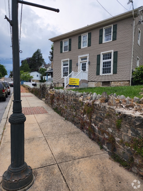 Building Photo - 309 Strasburg Ave