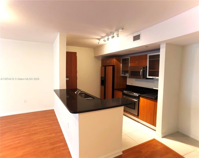 Foto del edificio - 18800 NE 29th Ave