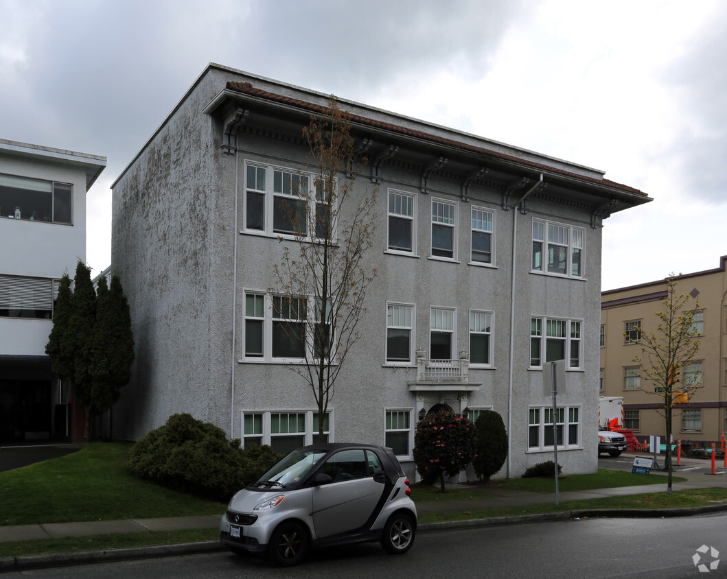 Building Photo - The Monterey