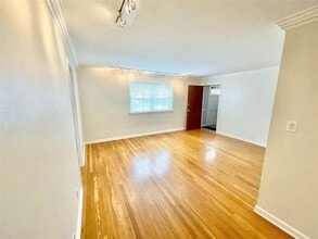 Building Photo - 3660 Peachtree Rd
