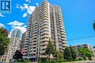 Building Photo - 67 Caroline St S
