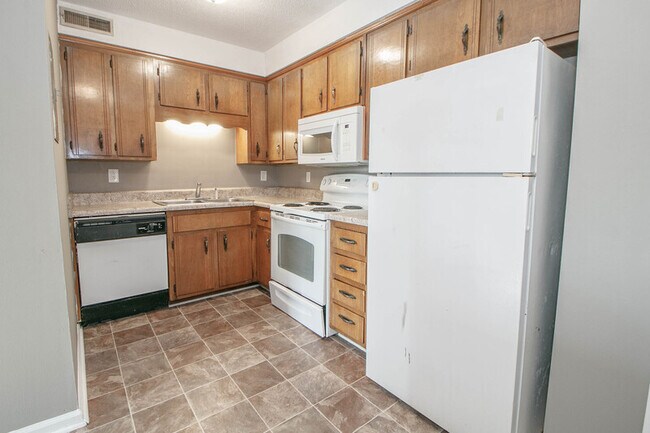 Foto del edificio - 807 Golf View Pl