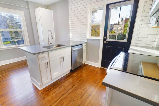 Building Photo - 1289 Thornwood Pl