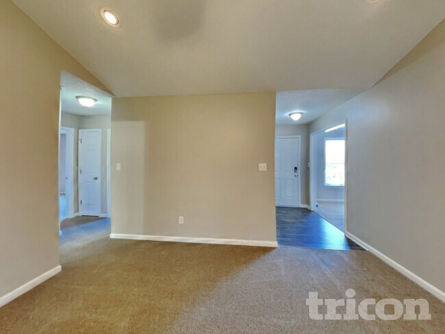 Foto del edificio - 76 Wild Oaks Ct