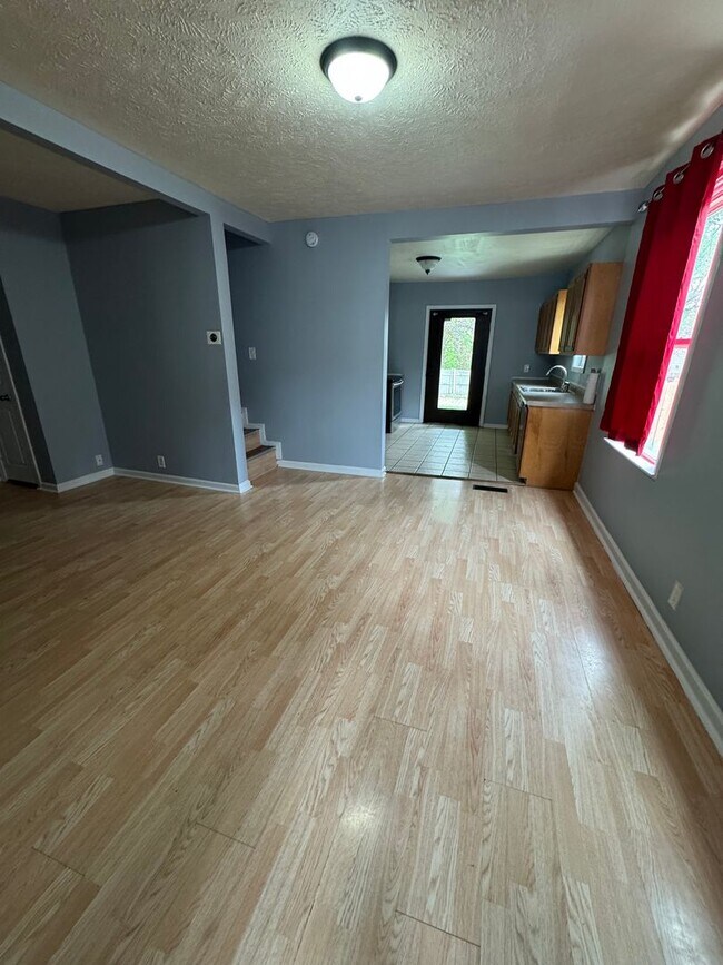 Building Photo - North East Grand Rapids 3Bed 1Bath