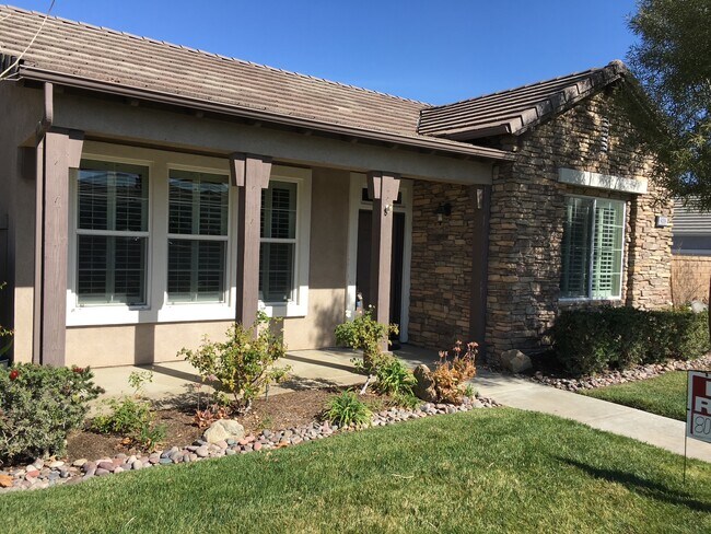 Building Photo - 8008 Hazeltine Ln