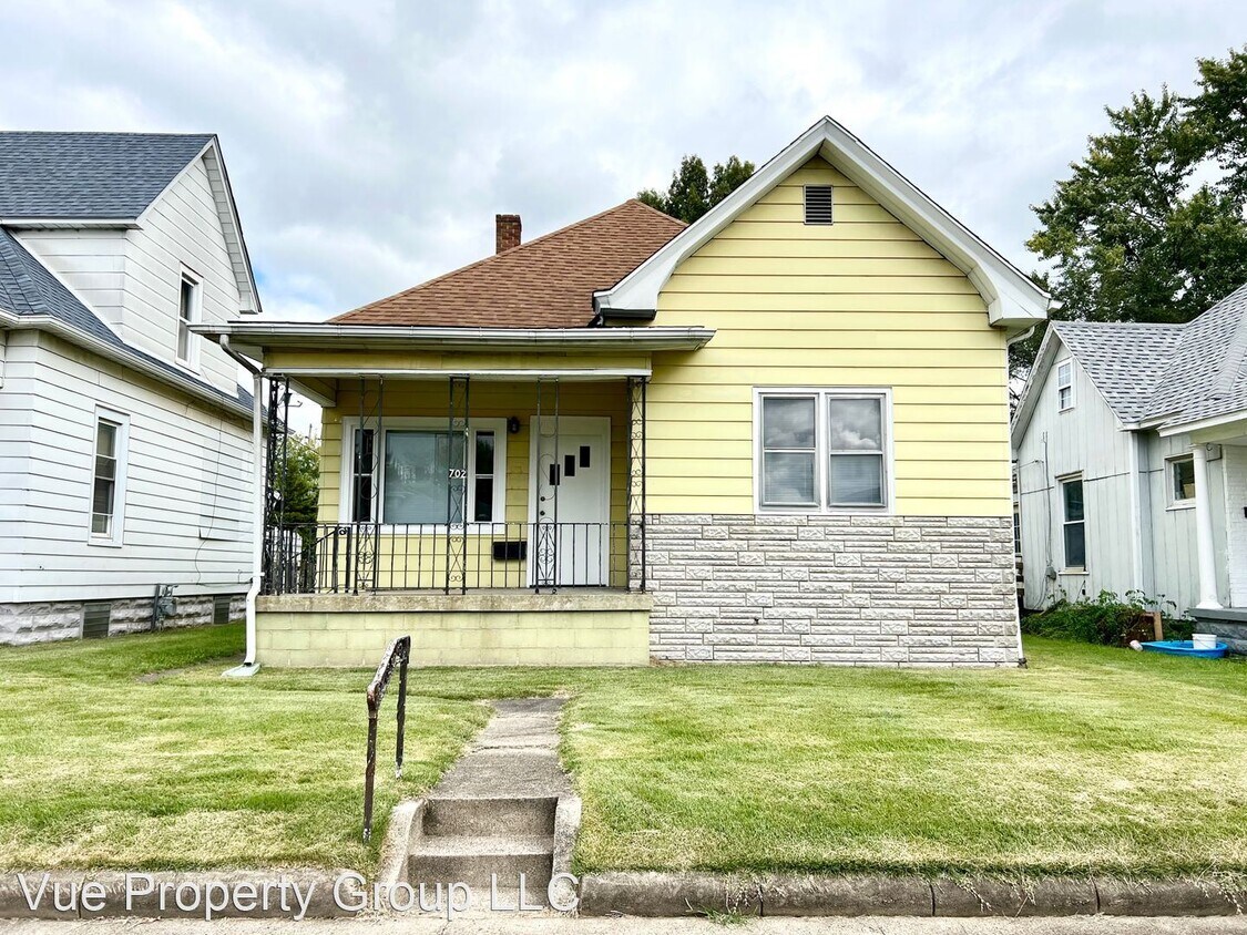 2 br, 1 bath House 702 S 19th Street House Rental in Terre Haute