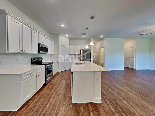 Building Photo - 6086 Little Blf Cir