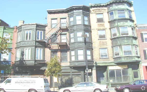 Building Photo - 1023 Tremont St