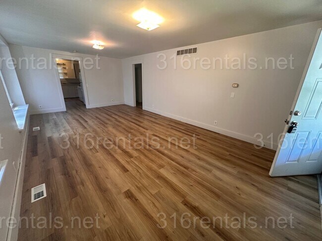 Foto del edificio - $880 - 2 bedroom/ 1 bathroom - Single Fami...