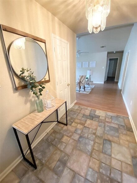 Building Photo - 1202 Stone Creek Dr