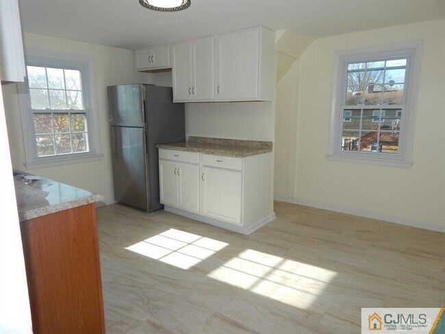 Building Photo - 102 Wisteria St