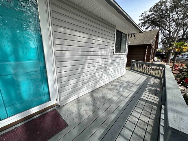 Building Photo - 6536 Valene Ct