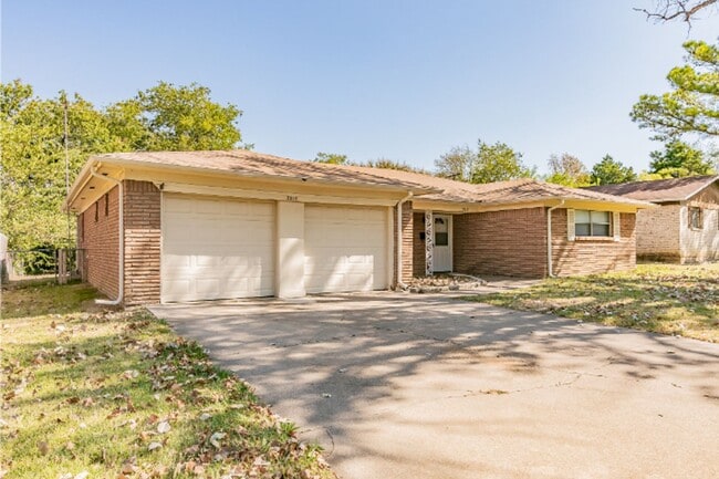 Photo - 7513 Maple Drive House