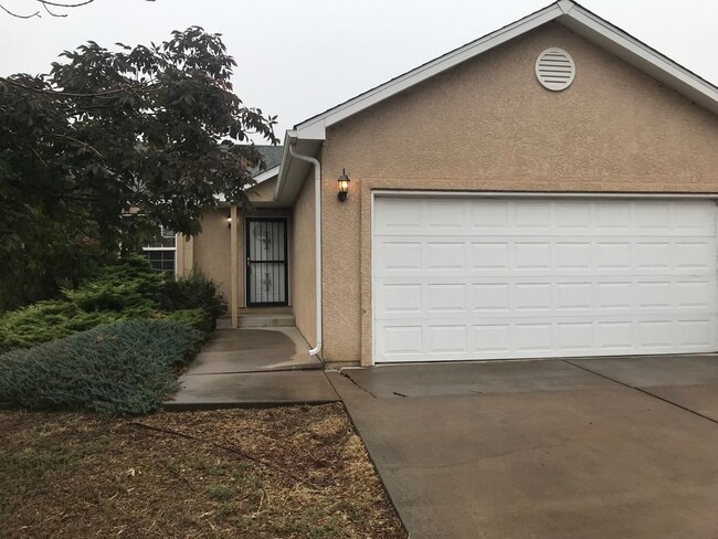 Photo - 3 bed, 2 bath with A/C in Fountain Mesa Heights - Available Now! MileStone Real Estate Services House