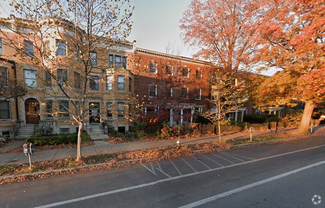 Building Photo - 1728 Beacon St