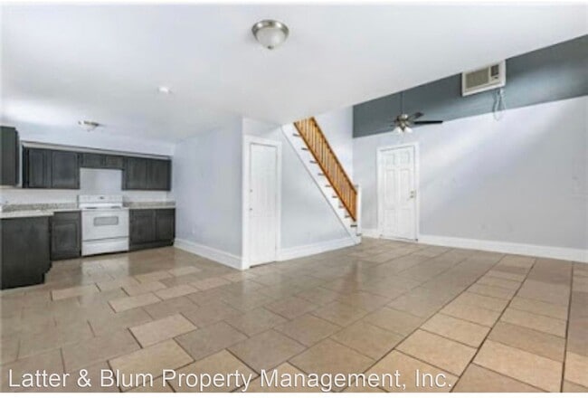 Building Photo - 1 br, 1 bath House - 327 S. Salcedo St.