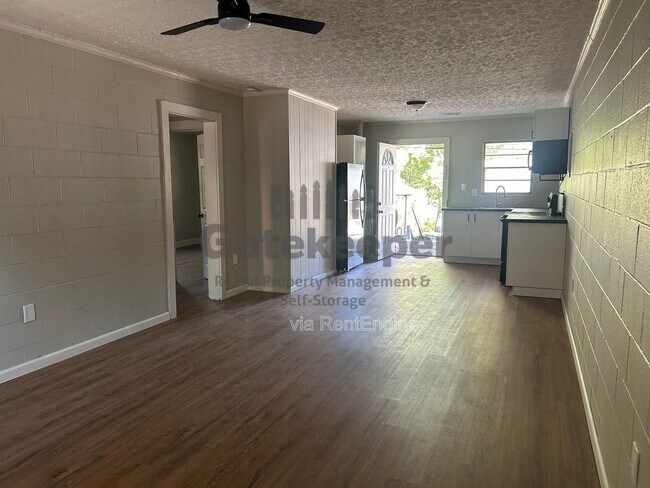 Building Photo - 13 Richard Allen Dr