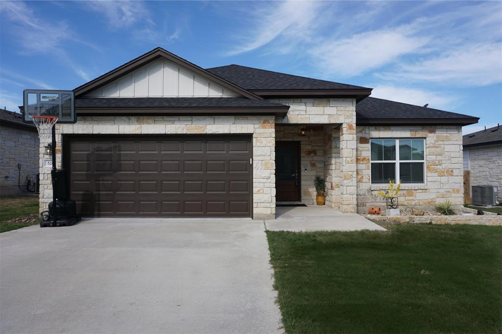 Primary Photo - 520 Seabiscuit Dr