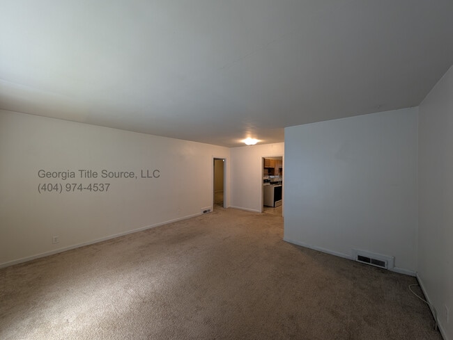 Building Photo - 211 Garden Ln