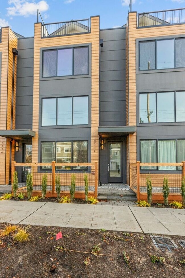 Building Photo - 5114 9th Ave NW