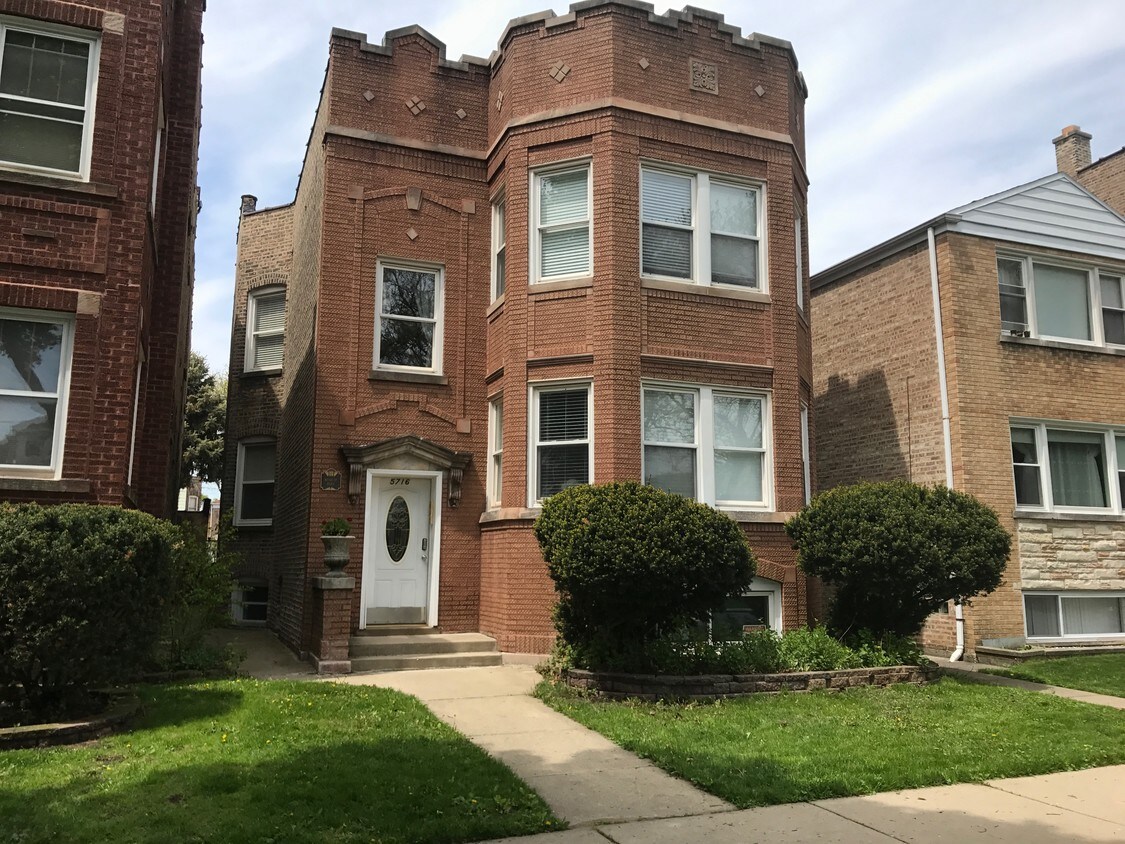 Foto principal - 5716 N Rockwell St