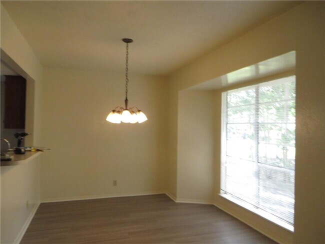 Foto del edificio - 502 Tanglewood Dr
