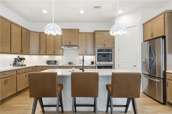 Foto del edificio - 158 Kingwood Dr