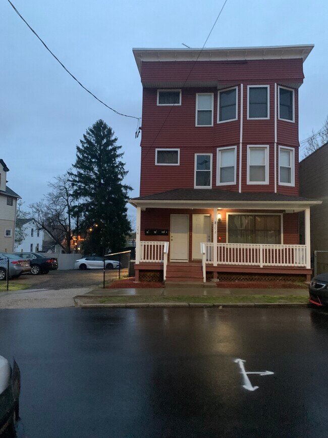 174 Orland St Unit Room for rent, Bridgeport, CT 06605 Apartments in