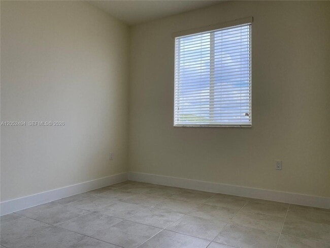 Foto del edificio - 6455 NW 103rd Pl
