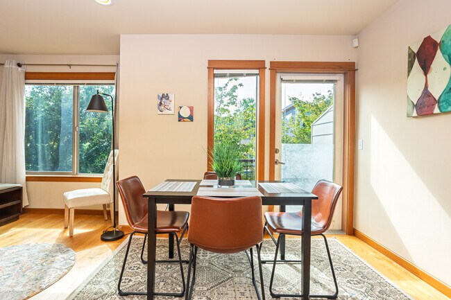 Foto del edificio - 3314 Wetmore Ave S