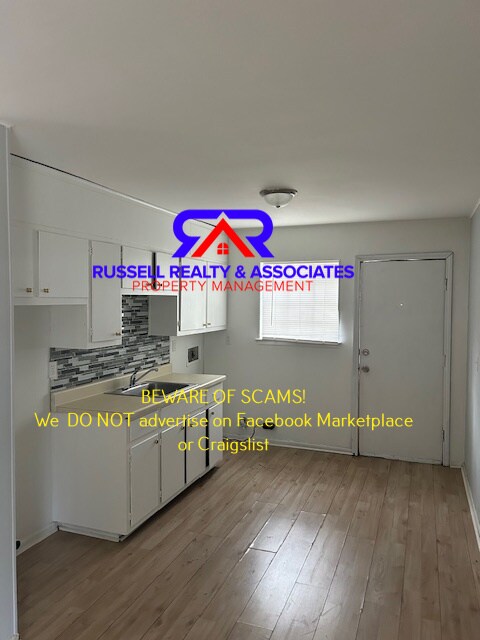 Building Photo - 1316 15th Ct N