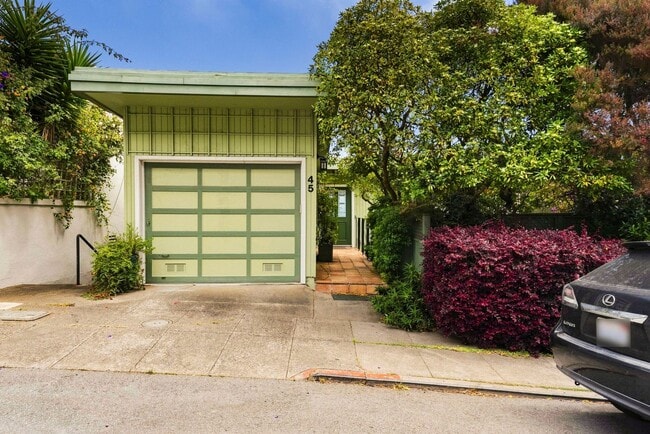 Building Photo - 45 Graystone Terrace