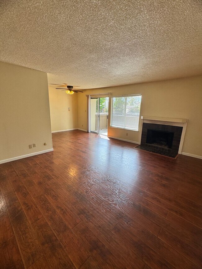 Foto del edificio - 1 Bed/1 Bath in Gated Community Condo