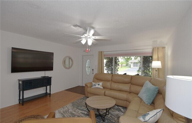 Foto del edificio - 4901 NE 18th Ter