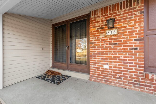 Foto del edificio - 818 Reinke Rd