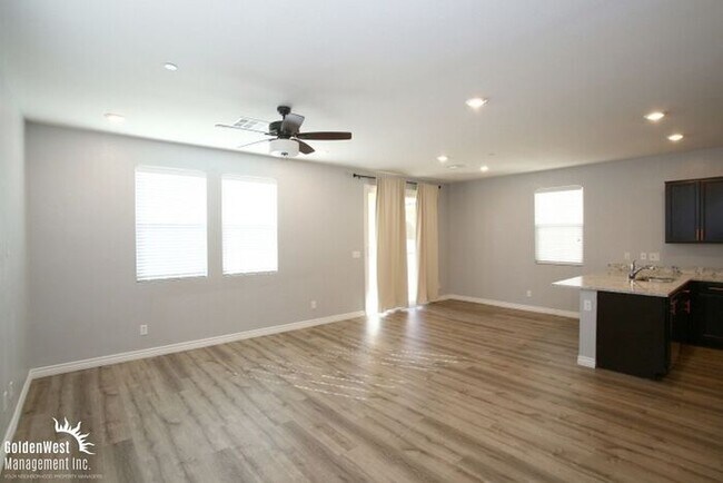 Foto del edificio - Bright & Stylish 3Bdm 2.5Ba Home in Henderson
