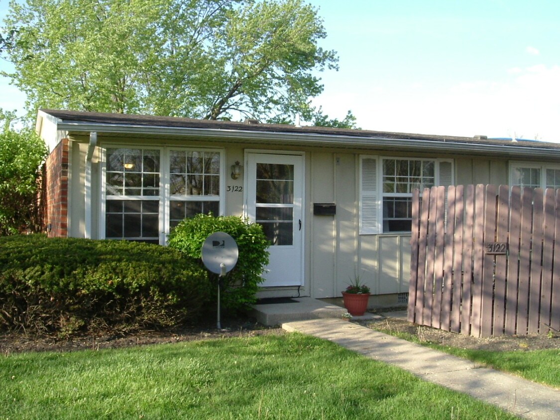 Primary Photo - 3122 La Vista Dr