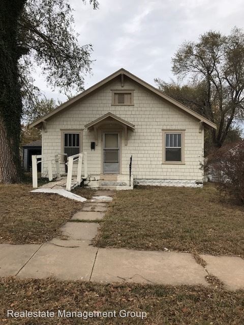 Primary Photo - 330 E E Ave