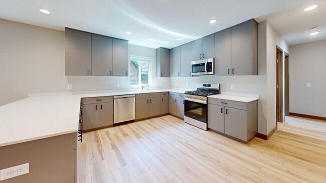 Foto del edificio - 621 11th Ave SE