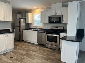 Building Photo - 46000 Geddes Rd