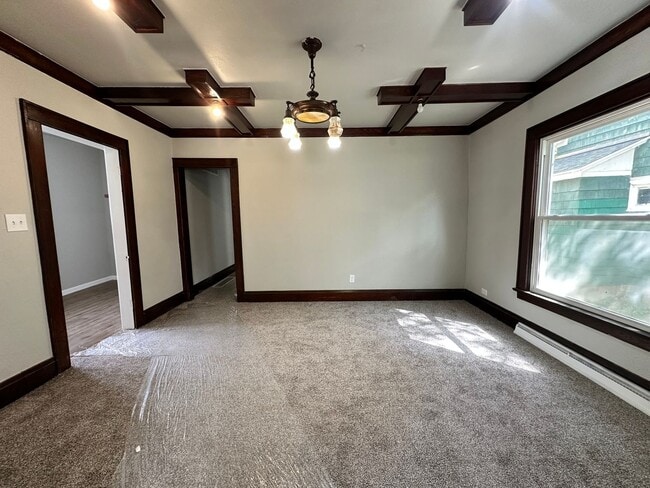 Building Photo - Three Bedroom Home in Battle Creek
