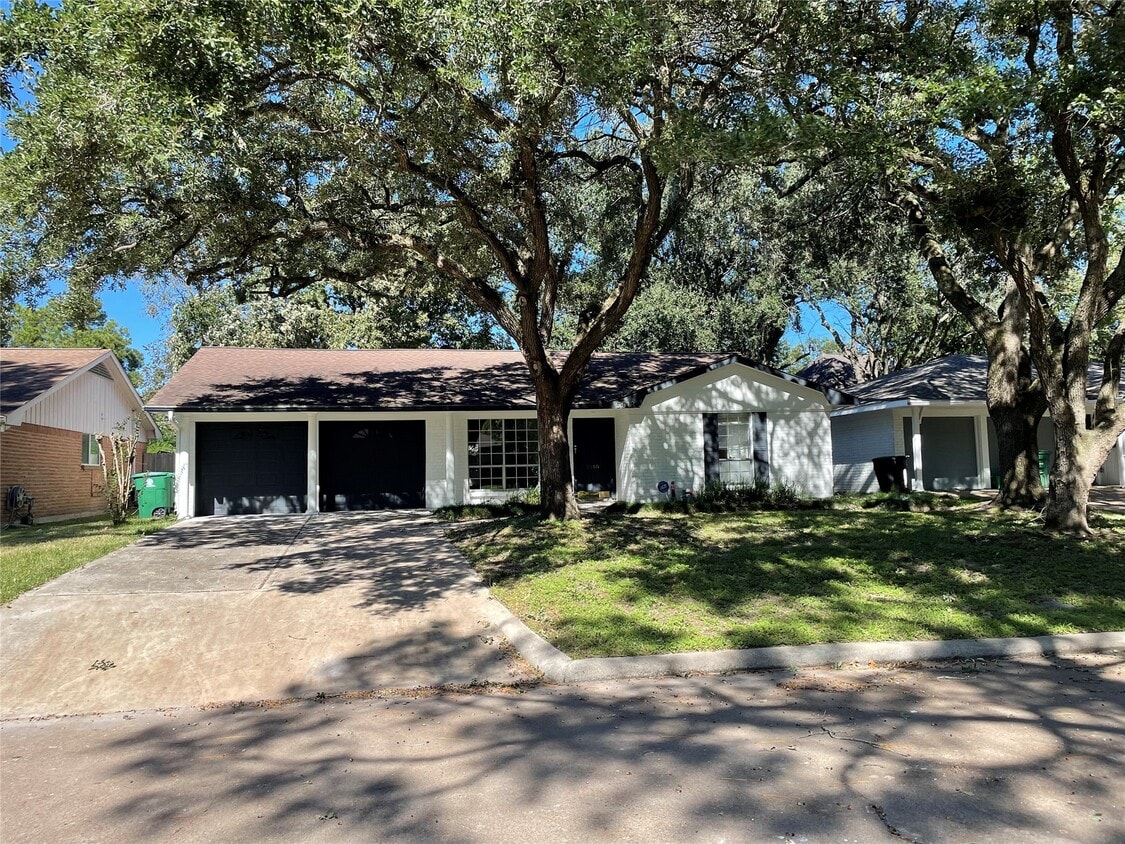 Primary Photo - 5518 Indigo St