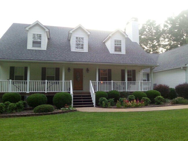 Private Entrance in back of home - 80 Cedar Rdg