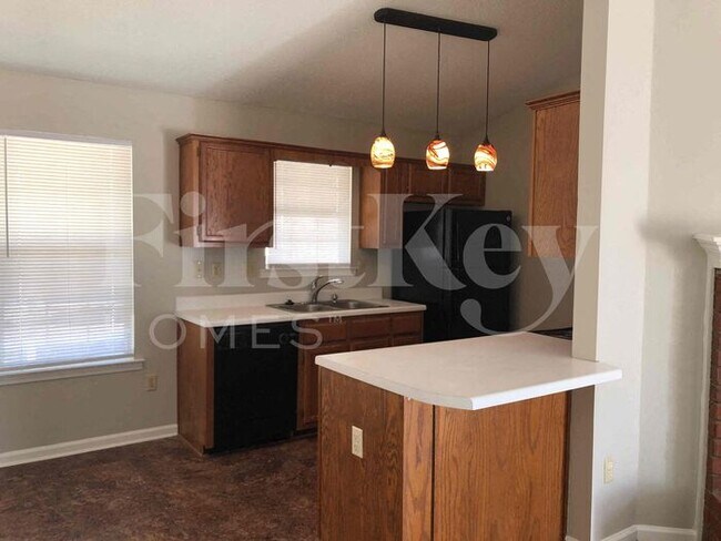 Building Photo - 5923 Willow Springs Dr